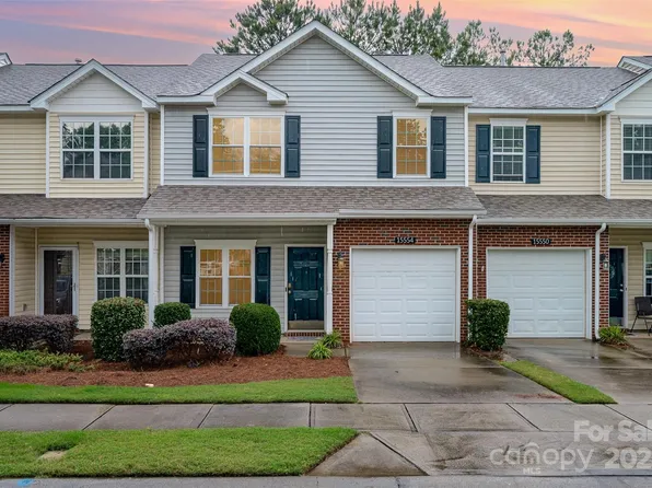 15554 Stronvar House Ln, Charlotte, NC 28277