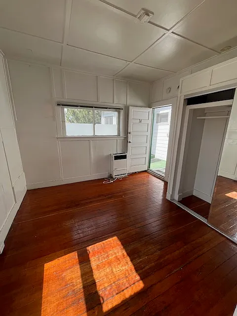 1419 De La Vina St #14