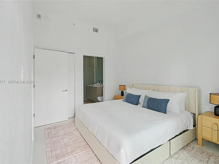 501 NE 31st St #302 — Photo 20