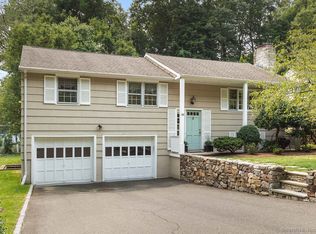 34 Hunt St, Norwalk, CT 06853