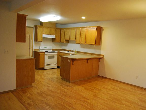 See next picture for kitchen update