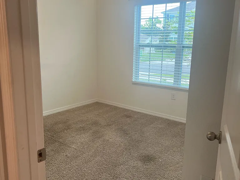 6028 SW 83rd Ter — Photo 4
