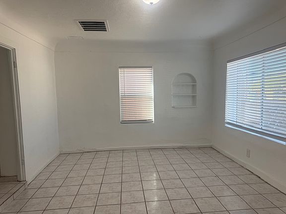 3rd image of 443 W 42nd St #1