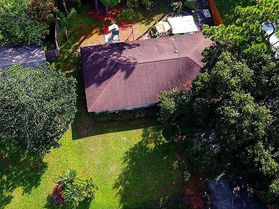 3rd image of 5310 Carmen Ave