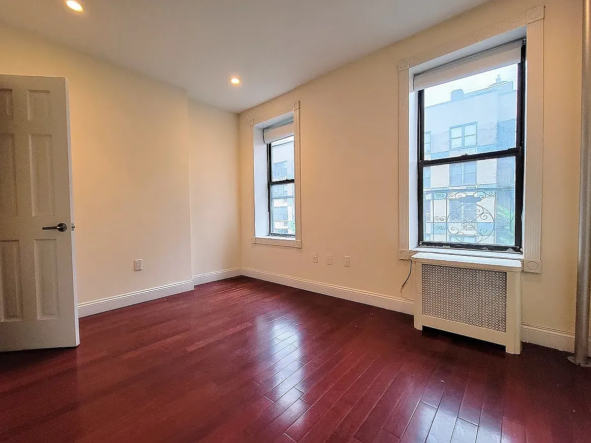 228 East 26th Street — Photo 4