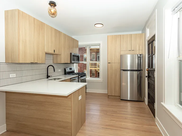 4121 W Belle Plaine Ave #16 — Photo 1