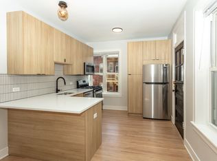 4121 W Belle Plaine Ave APT 16, Chicago, IL 60641