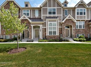 284 Bennett Dr, Carol Stream, IL 60188