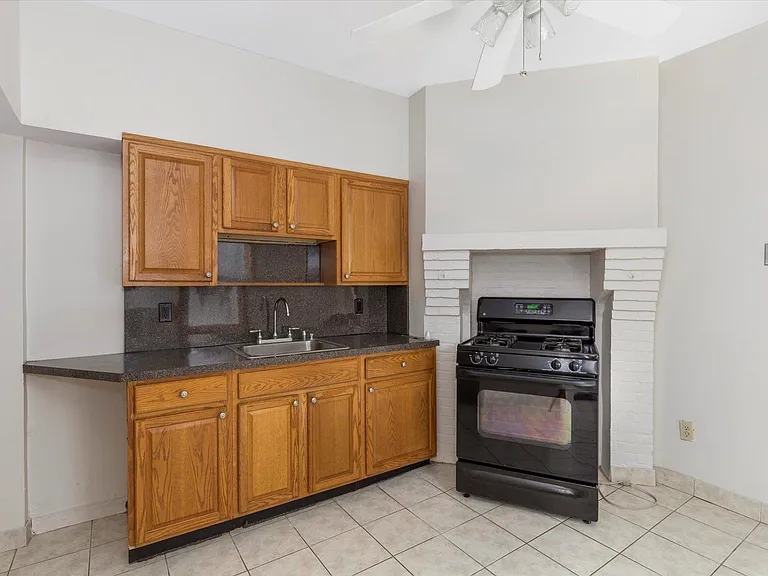 97 Dewitt Ave #2 — Photo 14