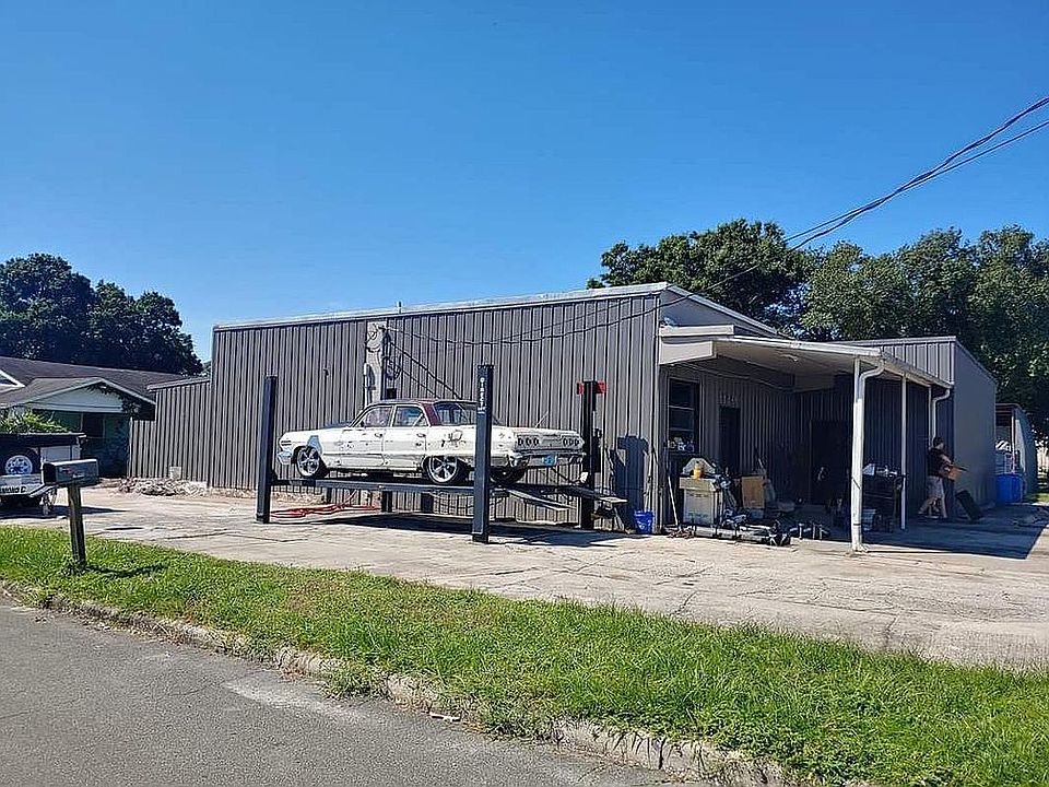 1st image of 1746 W. Olive St.