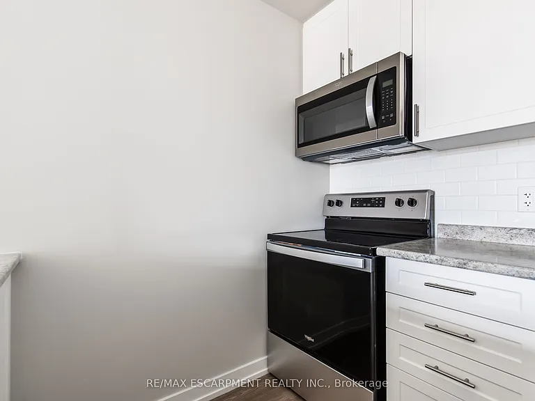 870 Queenston Rd #511 — Photo 8
