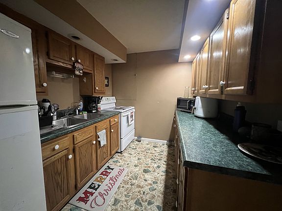 3rd image of 40 Harley Dr #11557275