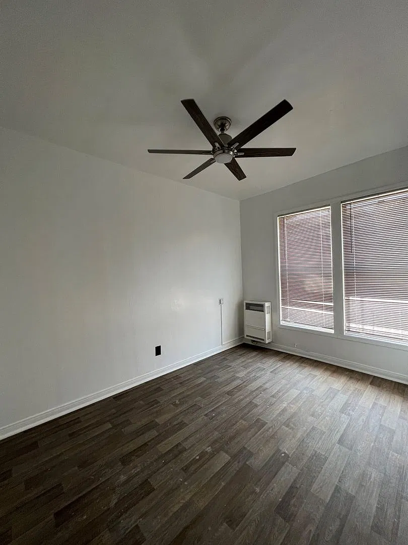 305 W. 14th St. — Photo 4