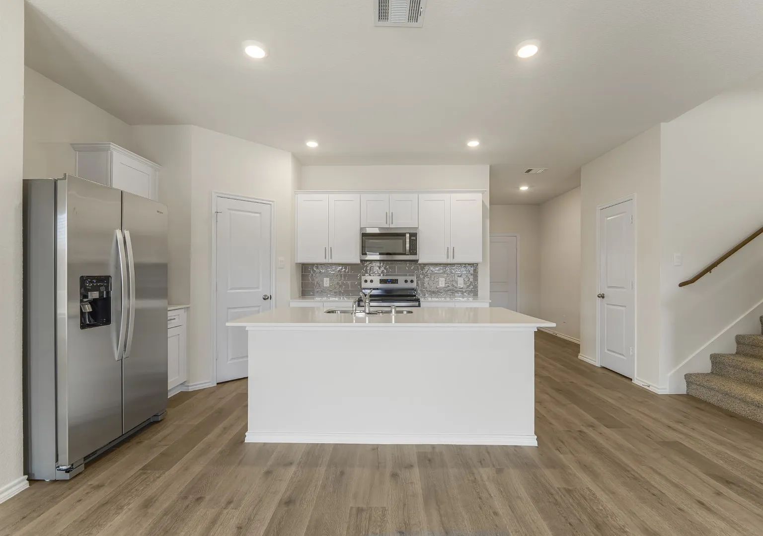1570 Brooke Drive — Photo 2