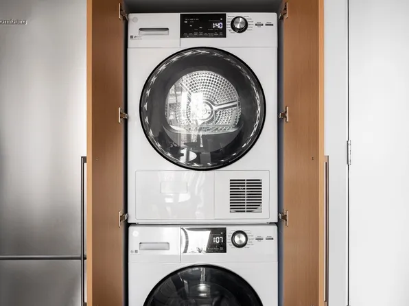 249 Willoughby Avenue image 16 of 29