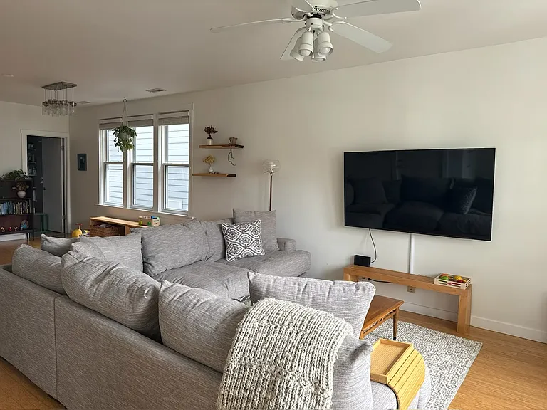 Living/dining/extra alcove space