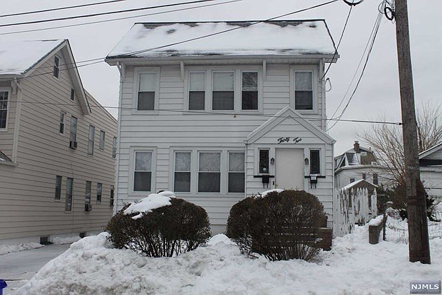 2nd image of 32 Floyd Ave