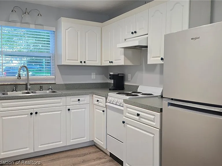 685 Lake June Rd — Photo 9