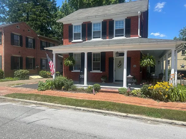 111 E Main St, Strasburg, PA 17579