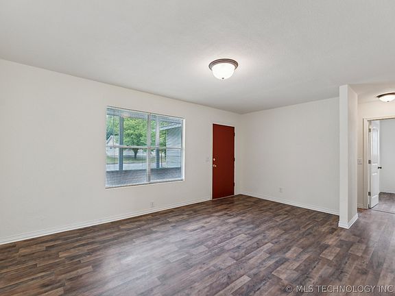4th image of 108 W Orleans Ave