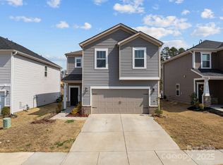 2116 Belterra Dr, Charlotte, NC 28216