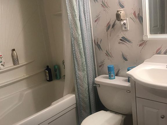 5th image of 18111 89th Avenue Ct E #1