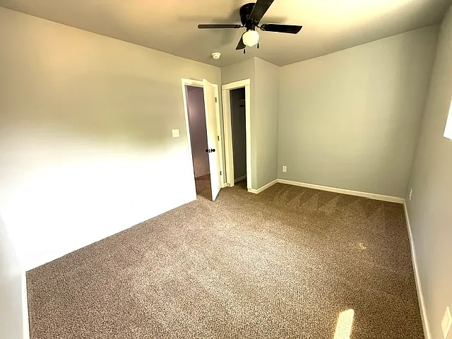 2082 Mutual Ave #A & B — Photo 16