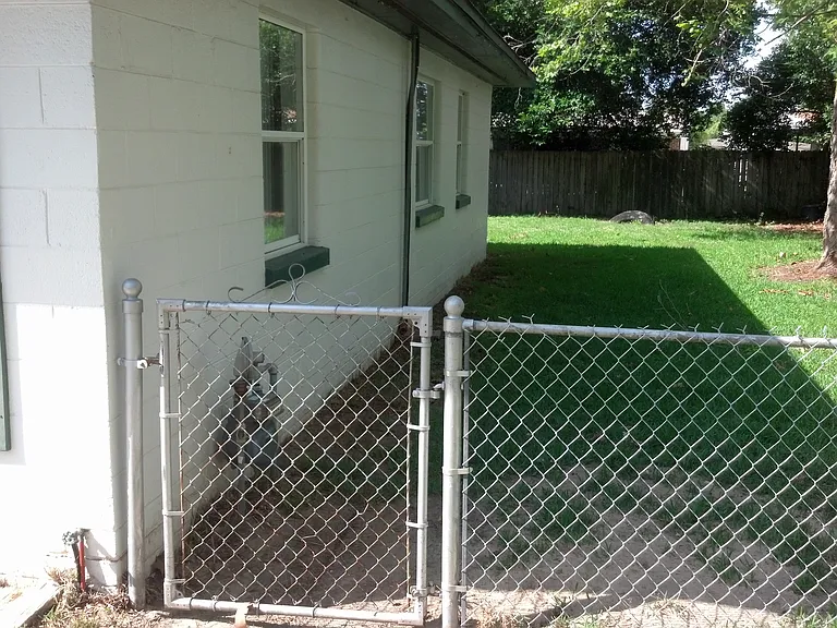 810 S Madison Dr — Photo 37