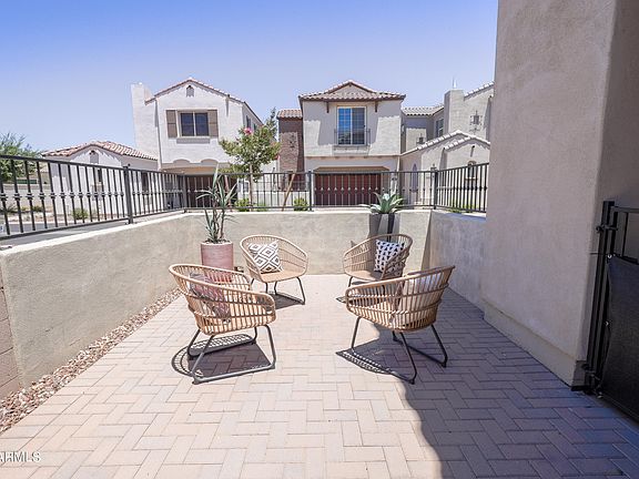 3rd image of 259 E AZALEA Drive