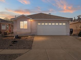 205 Calle Del Rey SW, Albuquerque, NM 87121