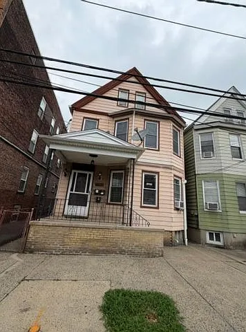 14 Ann St #2