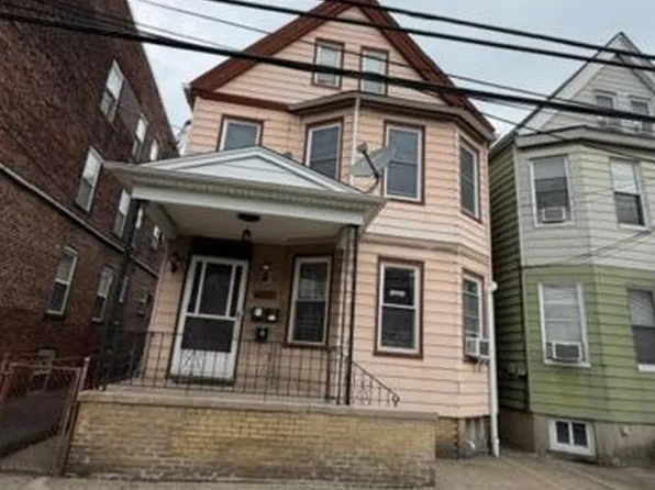 14 Ann St Floor 2, Harrison, NJ 07029