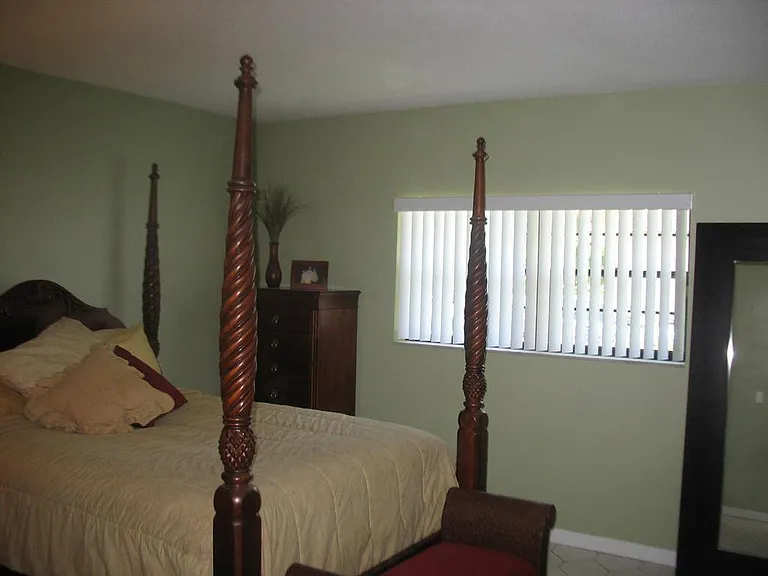 1805 Richard Ln — Photo 6