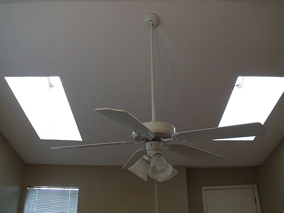 5th image of 3636 Greenacres Dr #102