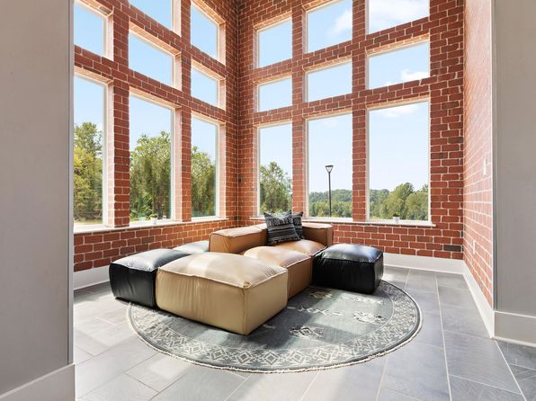 485 Crafton Cir #318