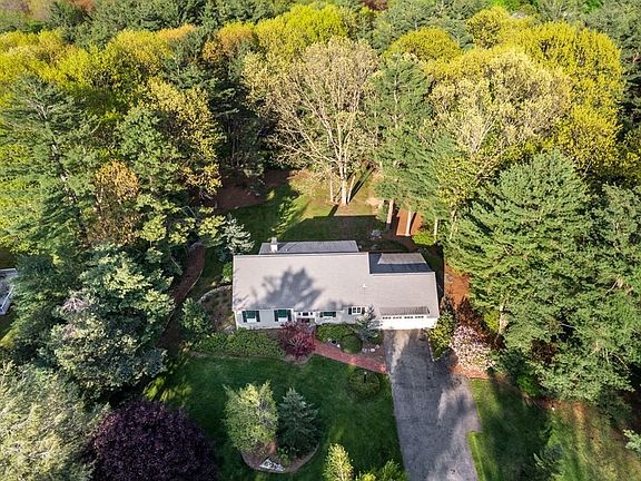 2nd image of 85 Wyndhurst Dr