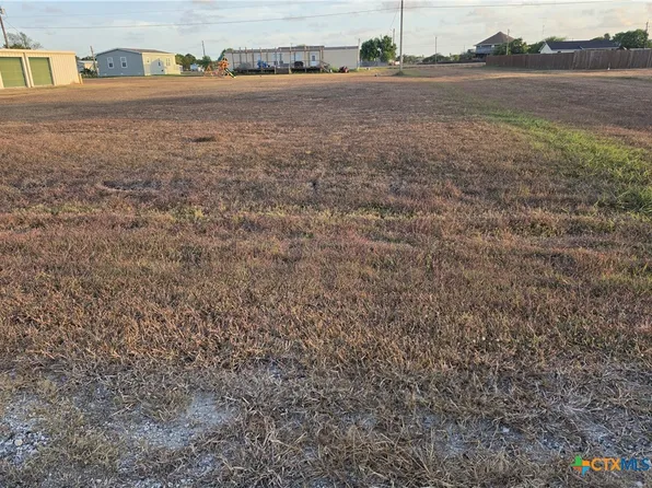 1411 Bill Tindall Ave, Seadrift, TX 77983