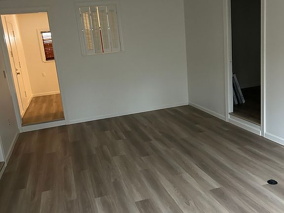 5th image of 303 W South St