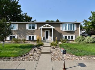 2308 E Pine St, Pierre, SD 57501