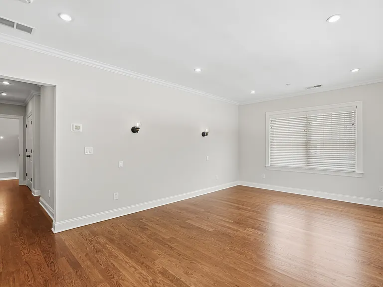 124 Maple Ave #B — Photo 11