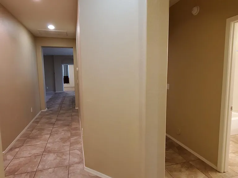 Foyer / Entry Hallway