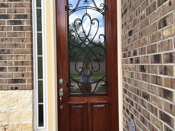 2nd image of 19 Roma Ridge Dr