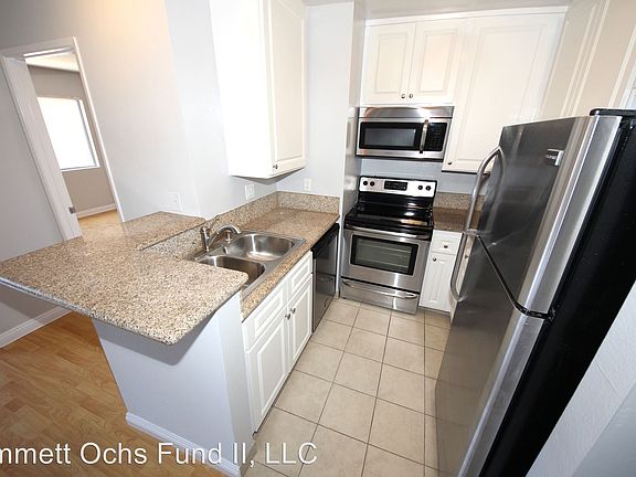3rd image of 418 Pier Ave APT 211