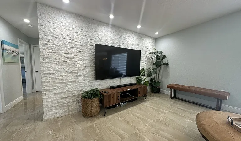 2558 Rosery Rd E — Photo 15