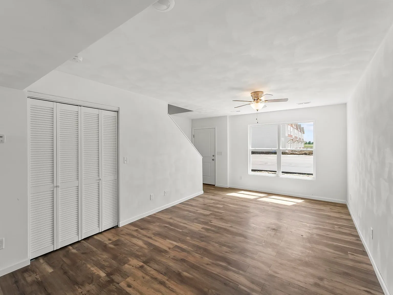 2 bed, 1.5 bath, 1000 sqft, $1,395 — Photo 4