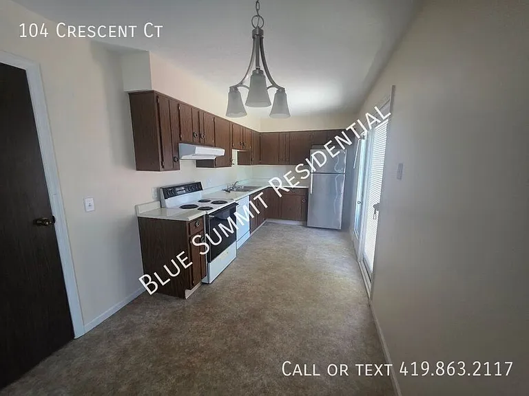 104 Crescent Ct — Photo 11