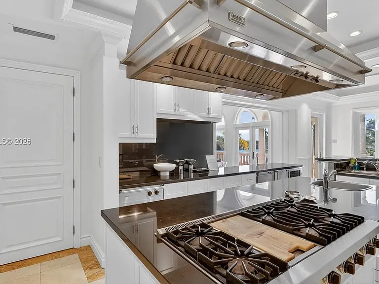 260 Cape Florida Dr — Photo 11