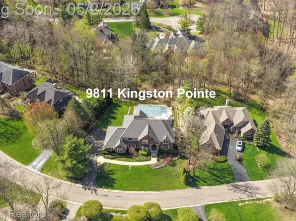 9811 Kingston Pointe Dr, Clarkston, MI 48348
