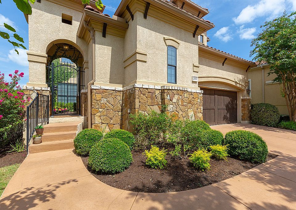 1st image of 201 Indianwood Dr