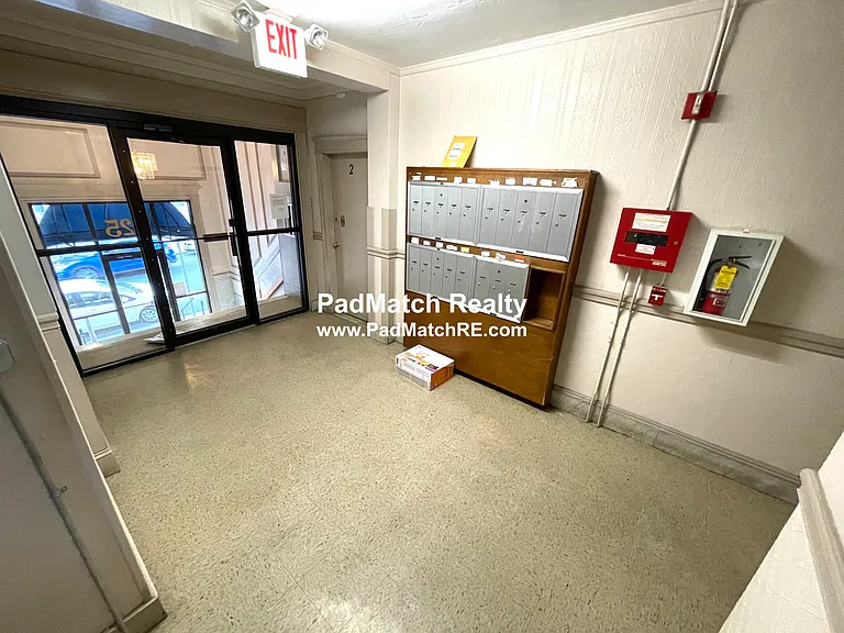 225 Kelton St #8A — Photo 10